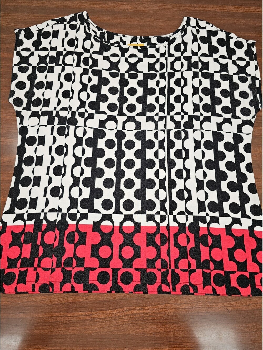 Ruby Rd Medium Black White Red Geometric Print Short Sleeve Top Boho Chic Blouse